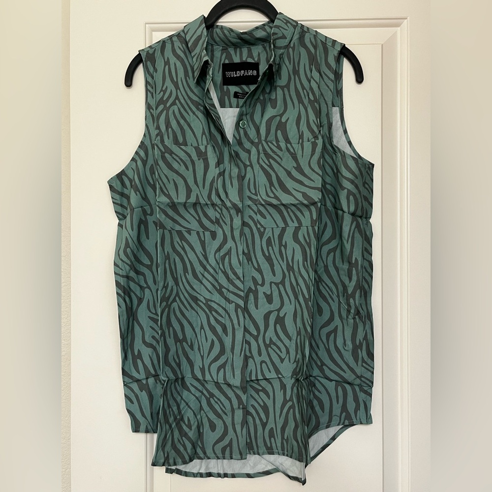 NWT Wildfang Empower Sleeveless Button Up Zebra Print Small